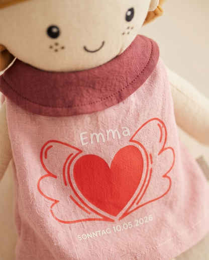 Personalisierbare Stoffpuppe mit Namen & Datum – Geschenk zur Geburt & Taufe