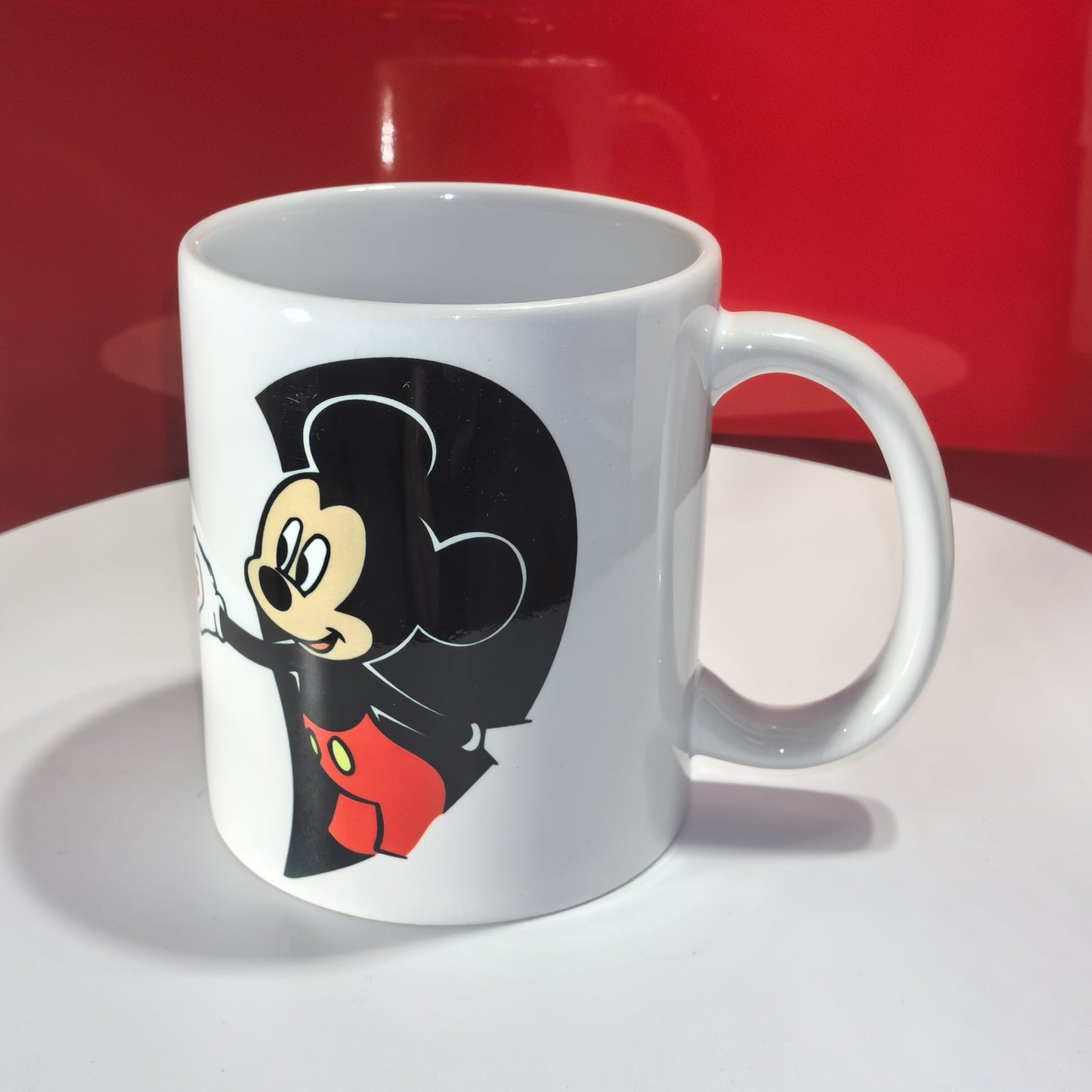 Familien-Tasse mit Disney-inspiriertem Design – personalisierbar bei Atelier 67“