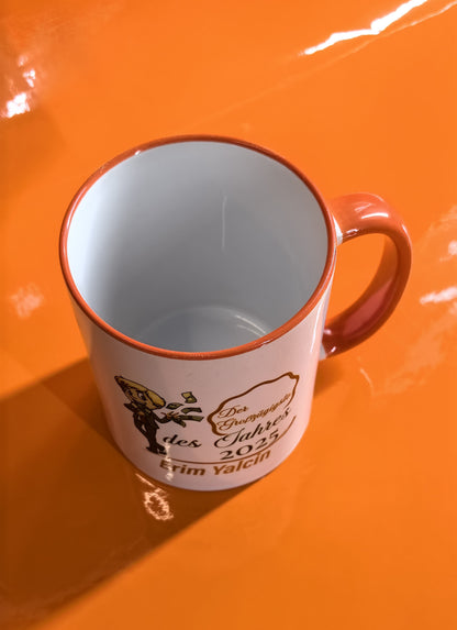 Großzügigste des Jahres – Personalisierte Tasse mit Comic -  Wunschname – Dankeschön Geschenk für Kollegen & Mitarbeiter