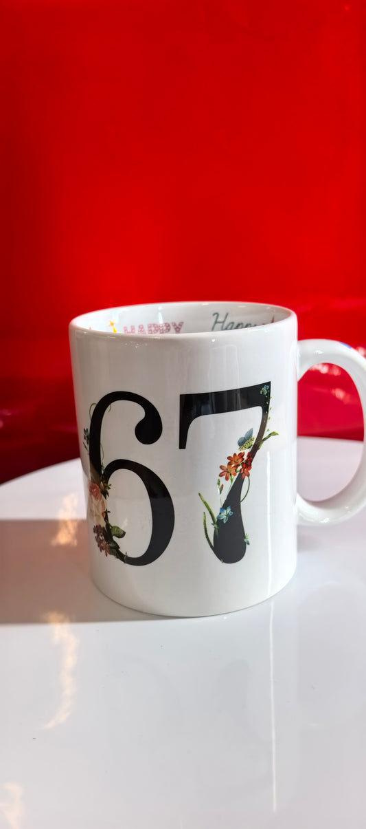 Personalisierte Zahl Tasse "Wunschzahl" Floral – Geschenk zum 67. Geburtstag, Personalisierte Tasse mit Zahl und Blumen