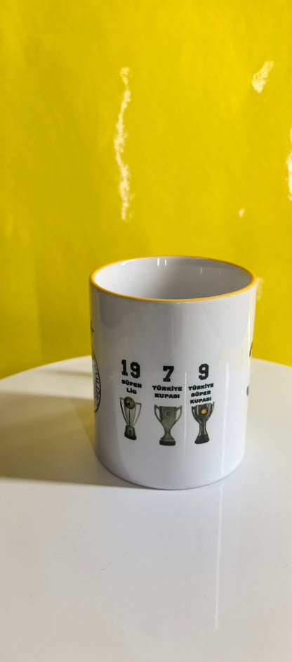 Fenerbahçe Tasse-35 Titel Design-Fanartikel mit Vereinslogo &Pokalstatistik- Gelber Henkel-Fußball Erfolge-Türkischer Fußballverein-Geschenk