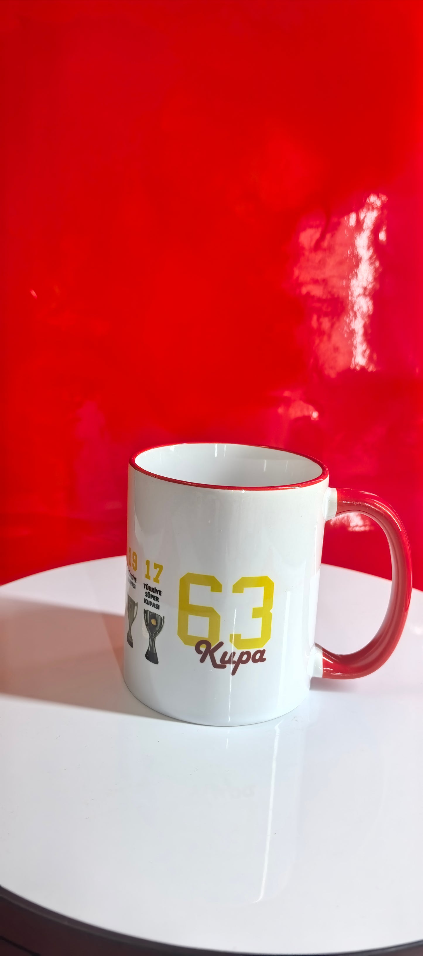 Galatasaray Tasse–63 Kupa Design-Fanartikel mit Vereinslogo & Pokalstatistik-GS Fan Tasse –Fußballverein-Geschenk für Galatasaray-Fans