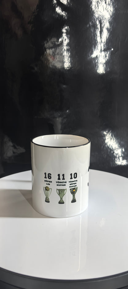 Beşiktaş Tasse-37 Kupa Design-Fanartikel mit Vereinslogo &Pokalstatistik-Geschenk für Beşiktaş-Fans-Schwarz-Weiß Design-1903-Fußball Erfolge