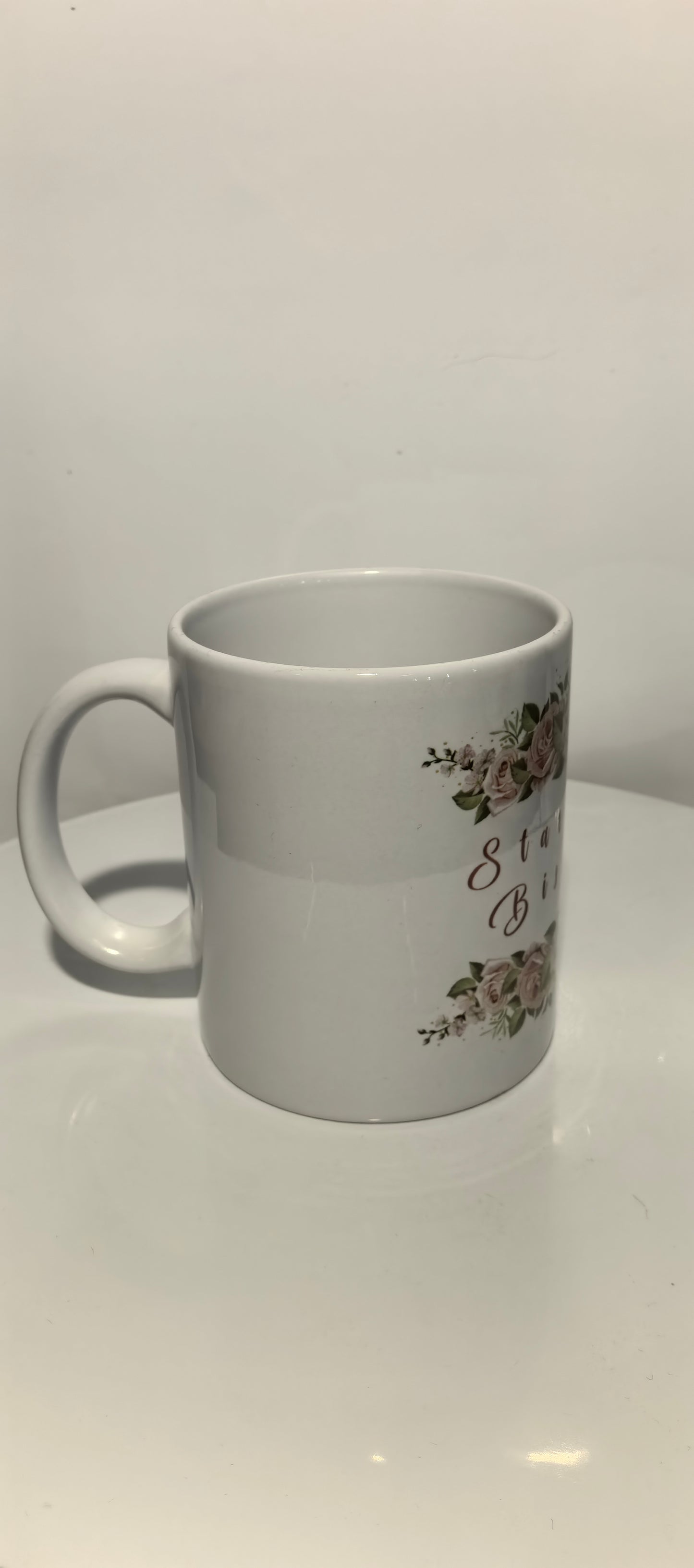 Bismillah Tasse mit Rosen – Islamisches Geschenk mit floraler Eleganz -"Keramiktasse 'Start with Bismillah'– Muslimisches Design mit Blumen"