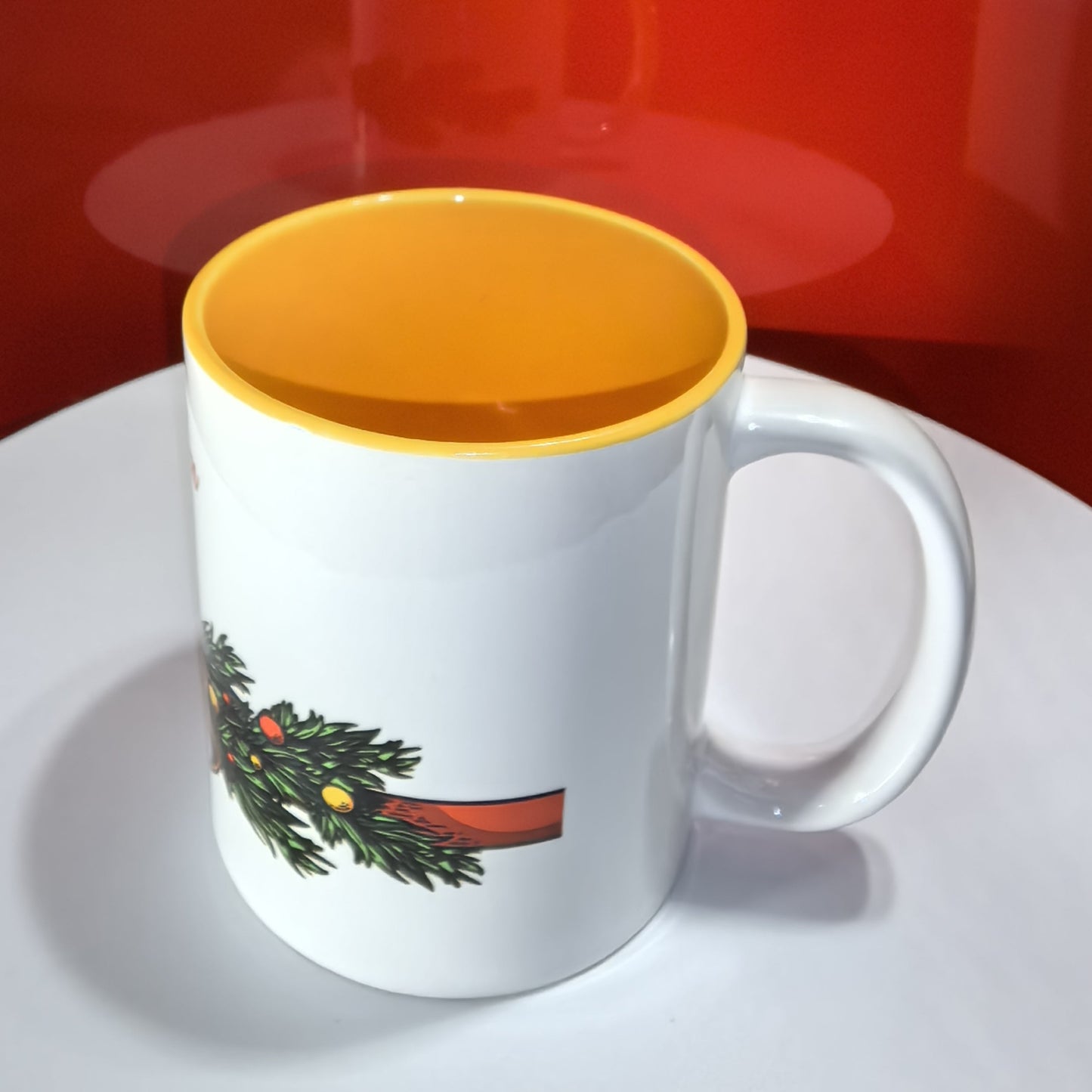 Personalisierbare Weihnachtstasse mit Glocken, Tannenzweigen und Wunschname“