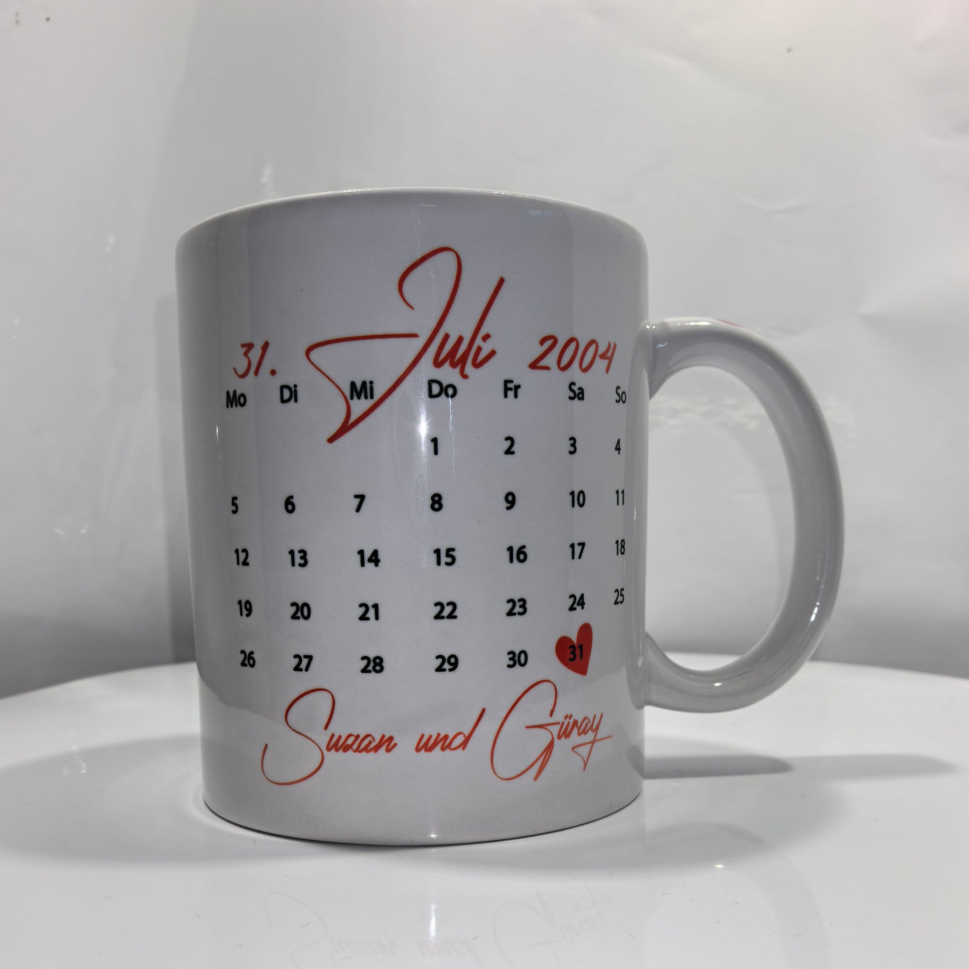 „Geschenk-Tasse für Paare – Weiß mit Innendruck Herzmotiv“