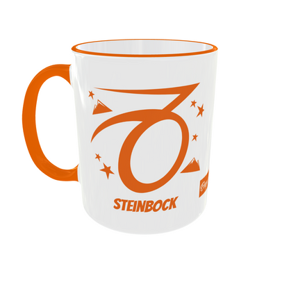 Weiße Keramiktasse mit großem orangenen Steinbock-Symbol, Bergen und dem Schriftzug "Steinbock".