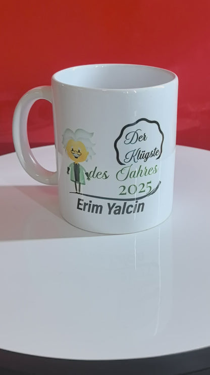 Personalisierte Tasse „Der Klügste des Jahres 2025“ – Geschenk mit Namen & Professor-Design – Lustige Auszeichnung für Genies