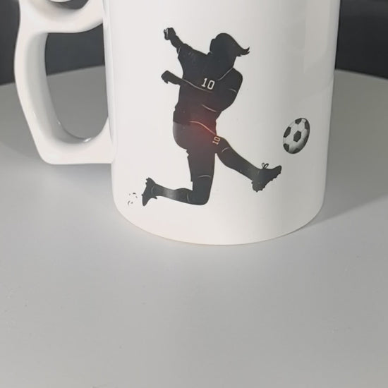 der personalisierten Fußball Tasse mit Fußballdruck.