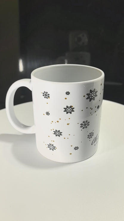 "Weihnachtstasse Schwarz Gold", "Tasse Kranz Gold", "Elegante Weihnachtstasse".